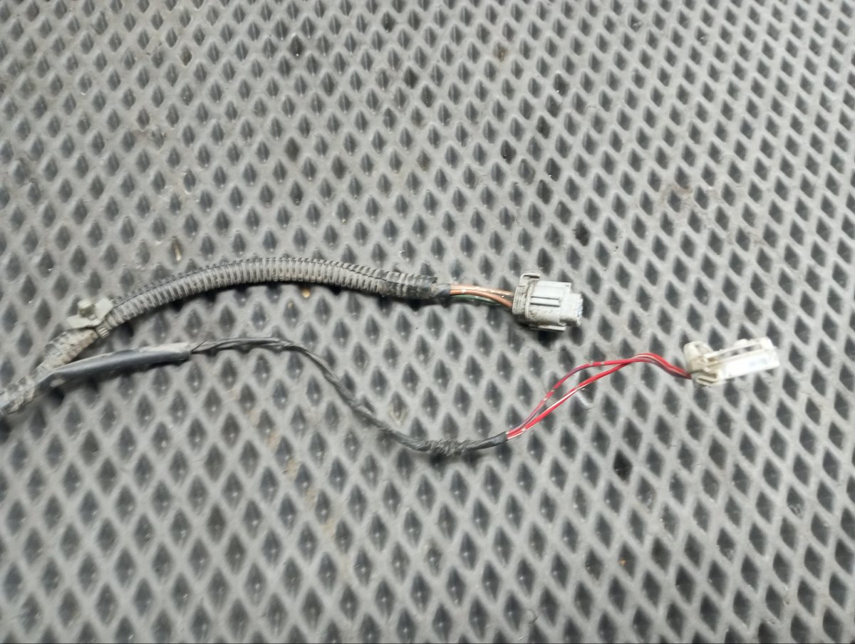 Проводка двери передняя левая Cefiro 1996 E-A32 VQ20DE