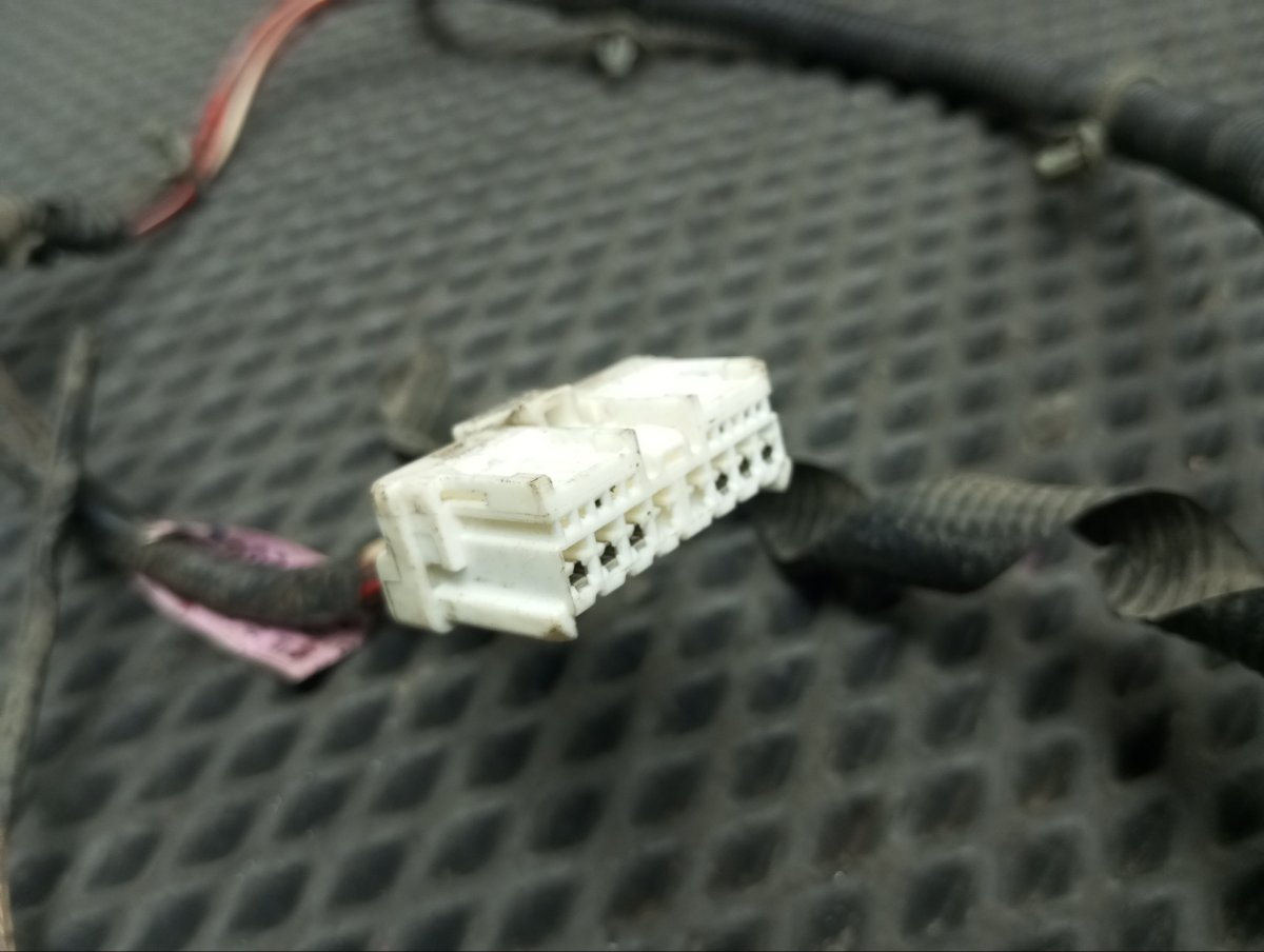 Проводка двери передняя левая Cefiro 1996 E-A32 VQ20DE