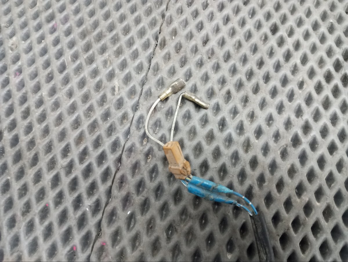 Проводка двери передняя левая Cefiro 1996 E-A32 VQ20DE