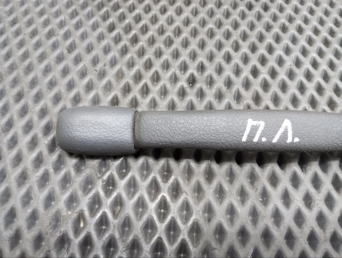 Ручка потолка передняя левая Cefiro 1996 E-A32 VQ20DE
