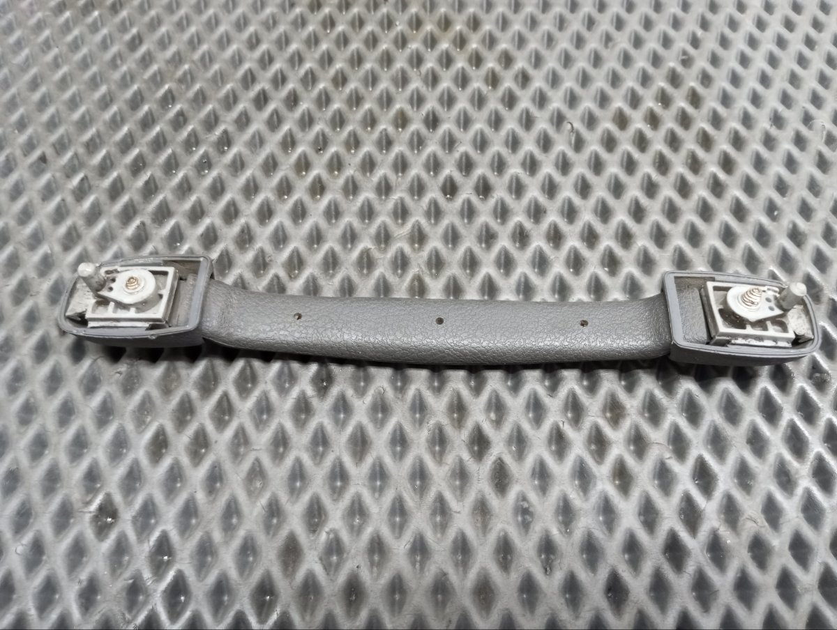 Ручка потолка передняя левая Cefiro 1996 E-A32 VQ20DE