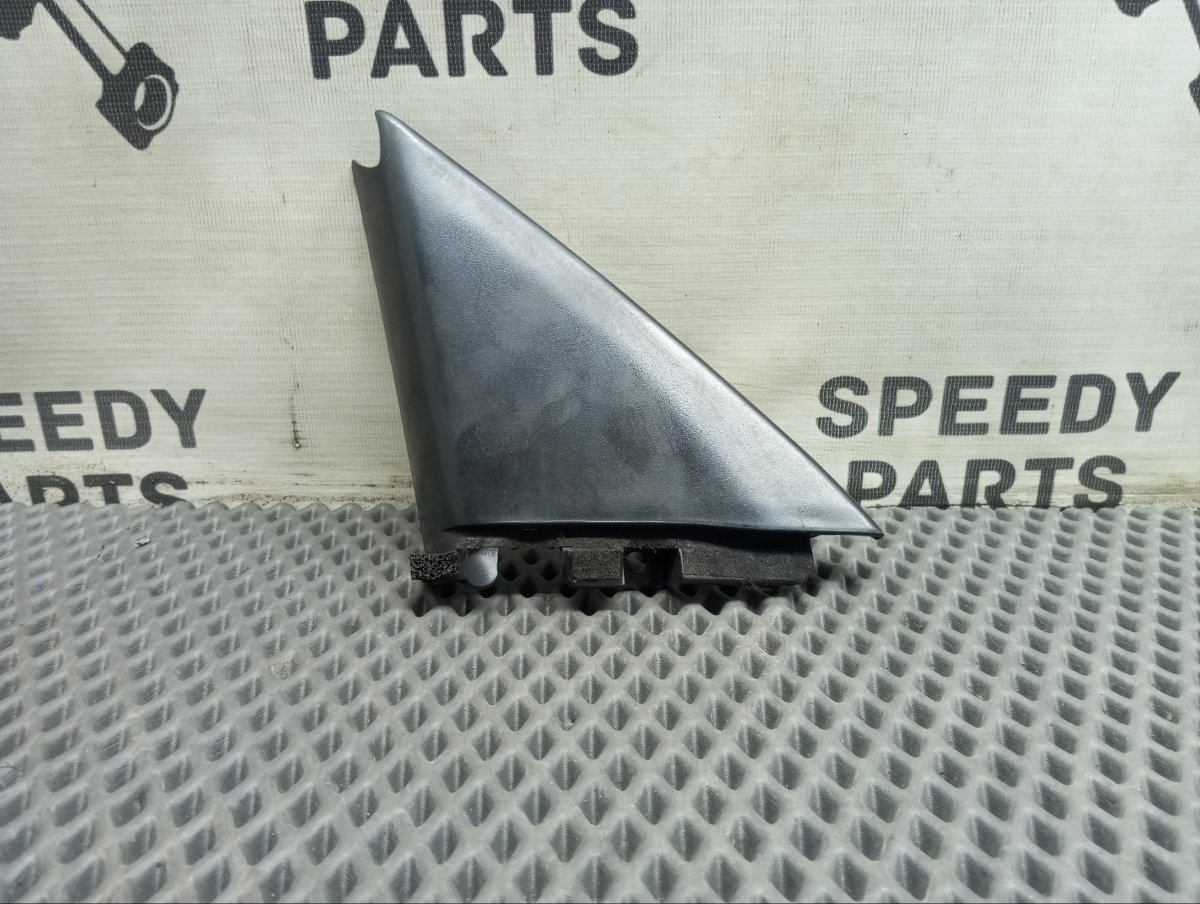 Накладка крепления зеркала передняя левая Nissan Cefiro 1996 E-A32 VQ20DE 80293-40U00 Б/У