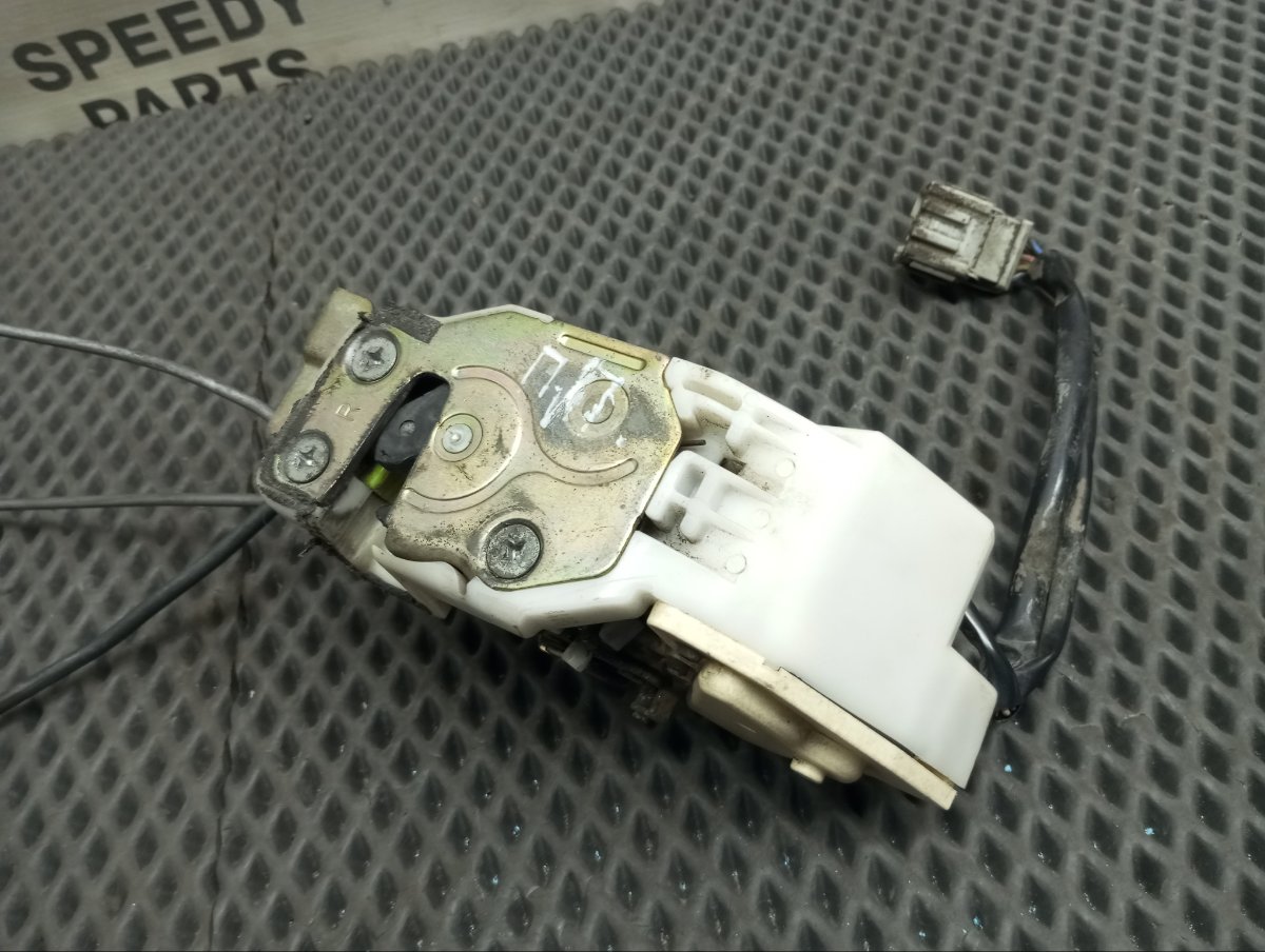Замок боковой двери передний правый Vigor 1993 E-CC3 G20A
