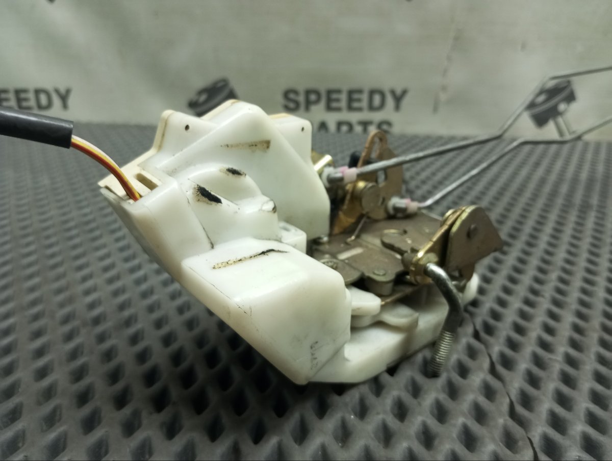 Замок боковой двери задний левый Honda Vigor E-CC3 G20A