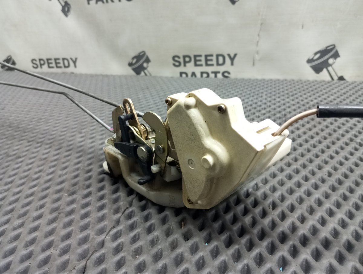 Замок боковой двери задний левый Vigor 1993 E-CC3 G20A