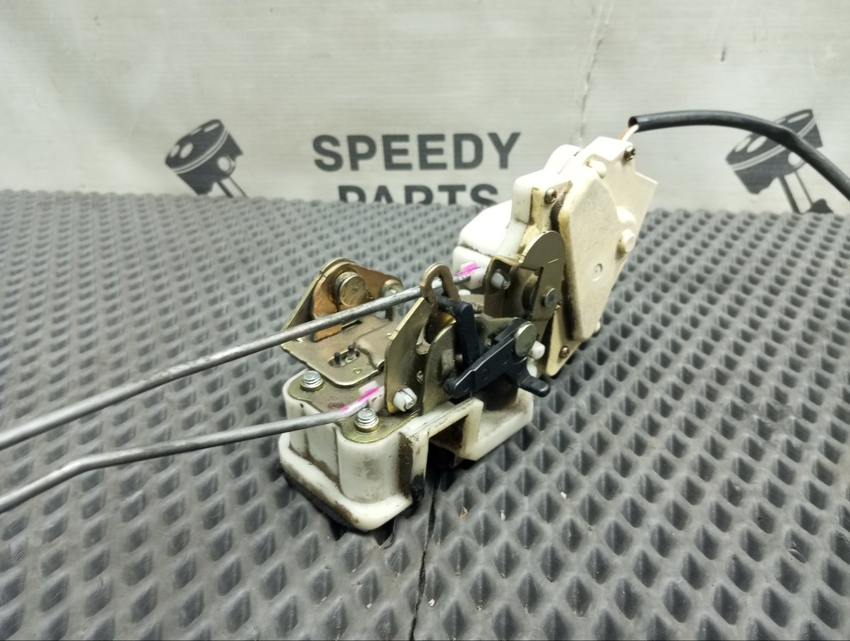 Замок боковой двери задний левый Vigor 1993 E-CC3 G20A