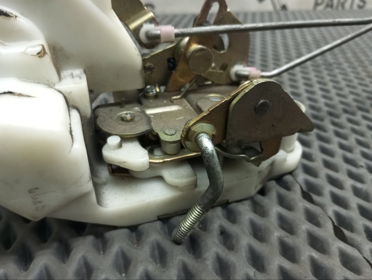 Замок боковой двери задний левый Vigor 1993 E-CC3 G20A