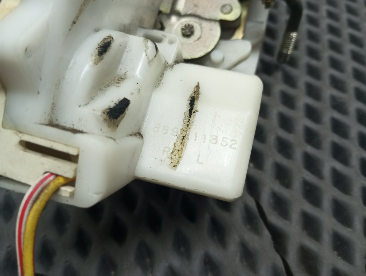 Замок боковой двери задний левый Vigor 1993 E-CC3 G20A