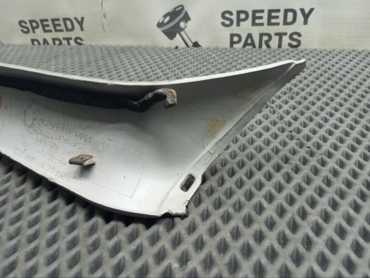 Накладка на стойку кузова задняя левая Outback 1999 BH9 EJ251