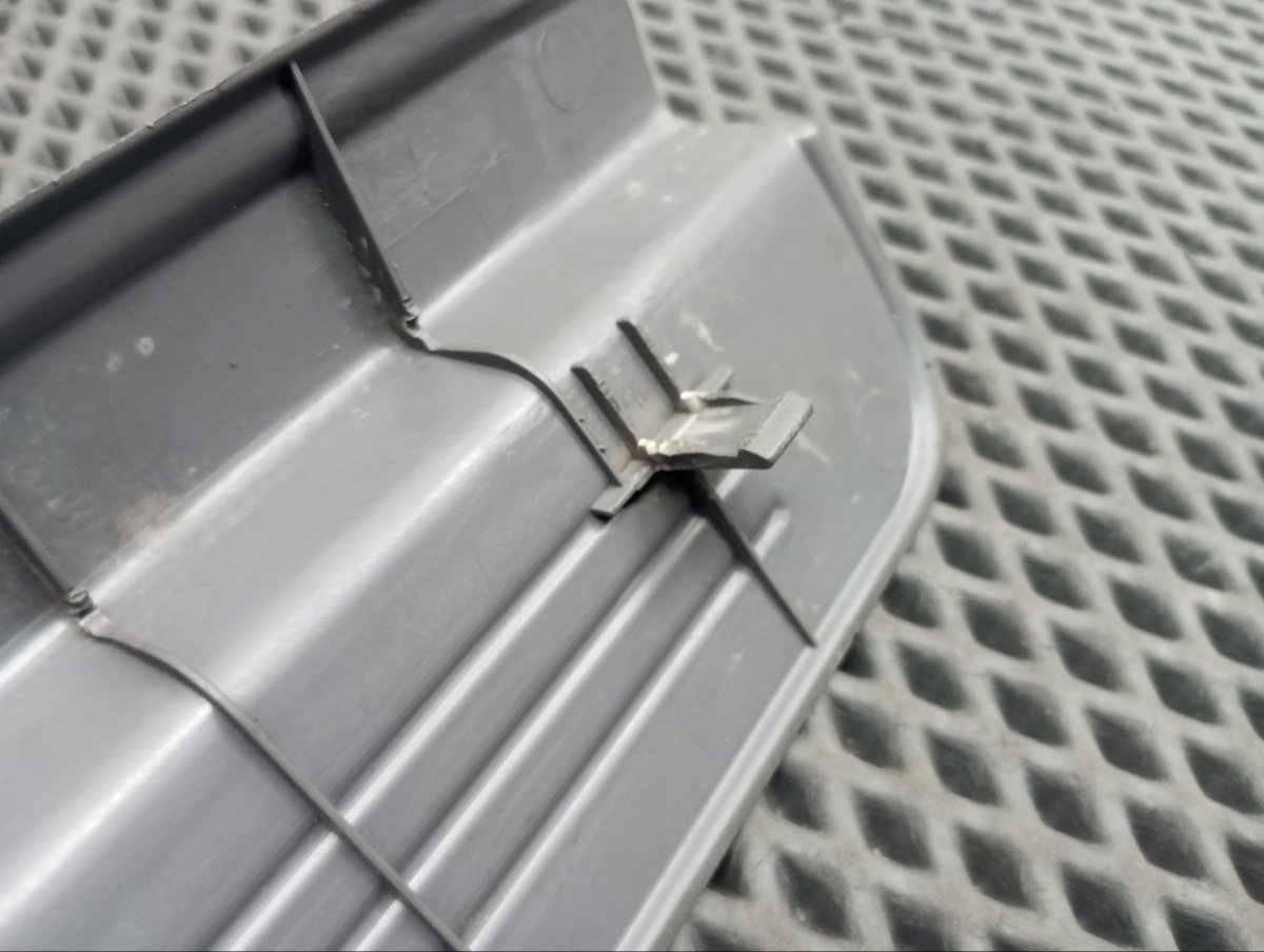 Накладка на порог салона задняя левая Outback 1999 BH9 EJ251 Накладка на порог салона задняя левая Outback 1999 BH9 EJ251