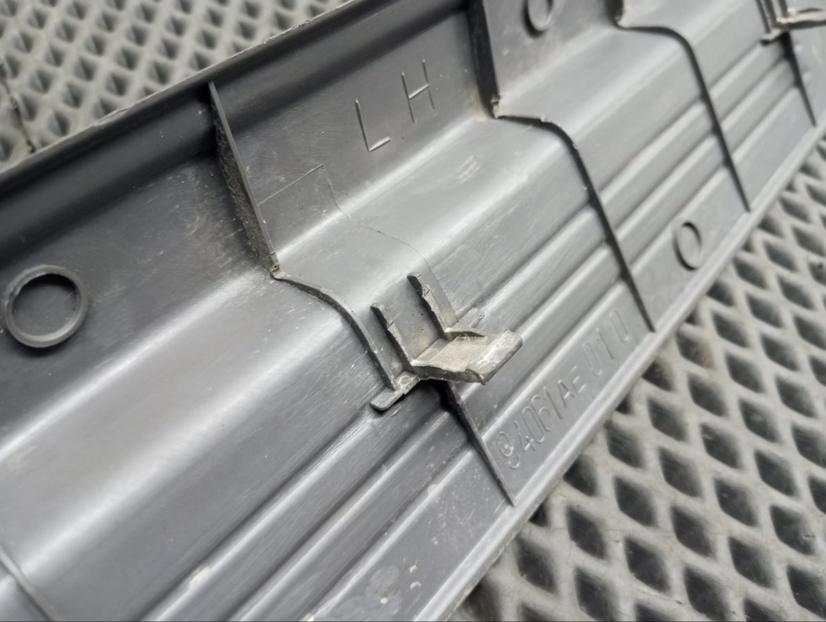 Накладка на порог салона задняя левая Outback 1999 BH9 EJ251 Накладка на порог салона задняя левая Outback 1999 BH9 EJ251