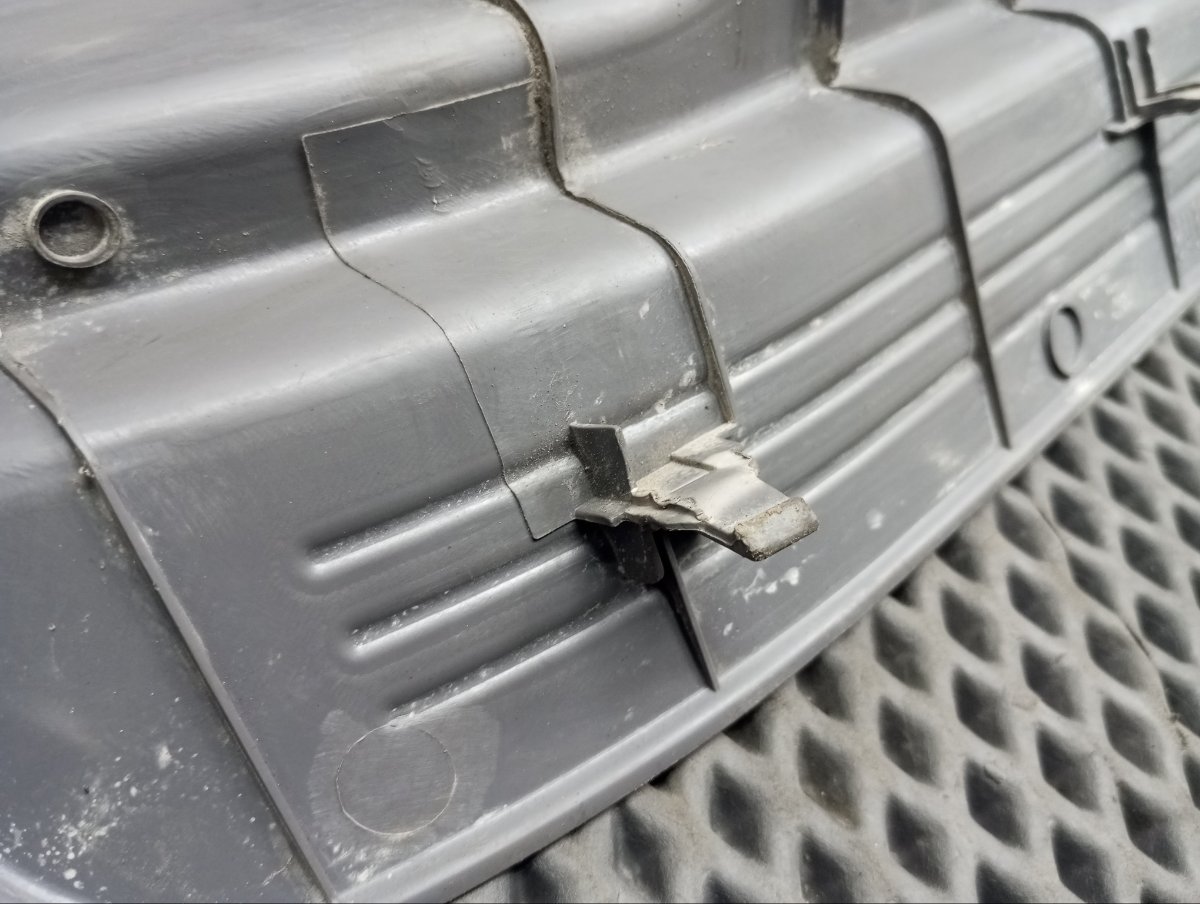 Накладка на порог салона задняя левая Outback 1999 BH9 EJ251 Накладка на порог салона задняя левая Outback 1999 BH9 EJ251