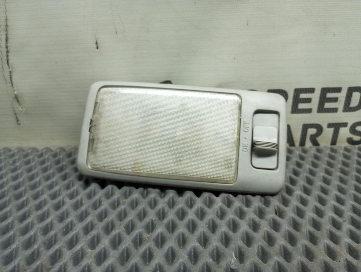 Плафон подсветки салона задний Subaru Outback 1999 BH9 EJ251 84601AE010NE Б/У