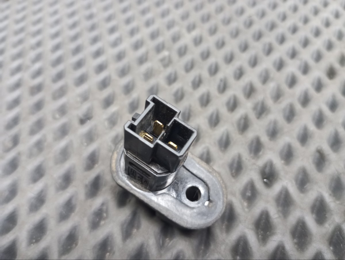 Датчик открытия двери задний правый Outback 1999 BH9 EJ251