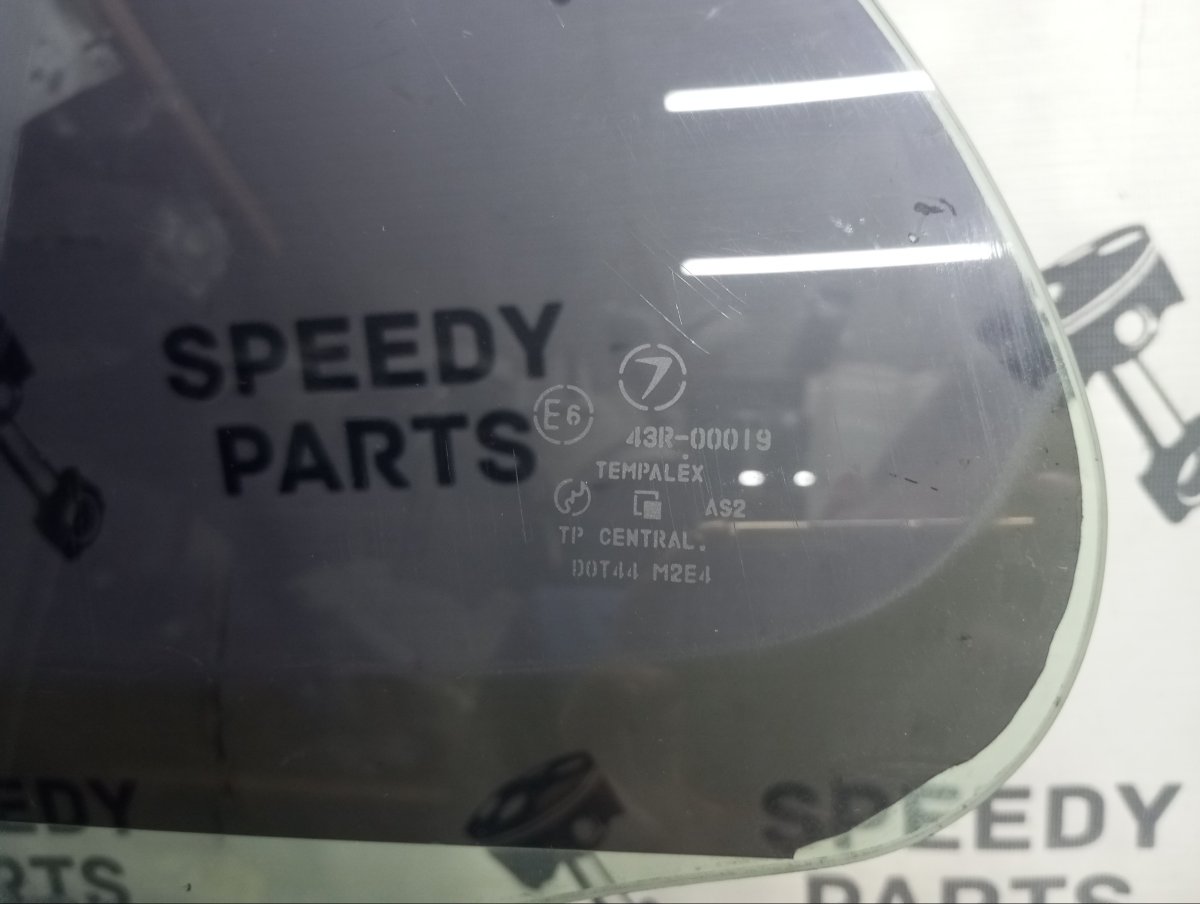 Стекло двери заднее левое Impreza 1998 E-GF5 EJ181