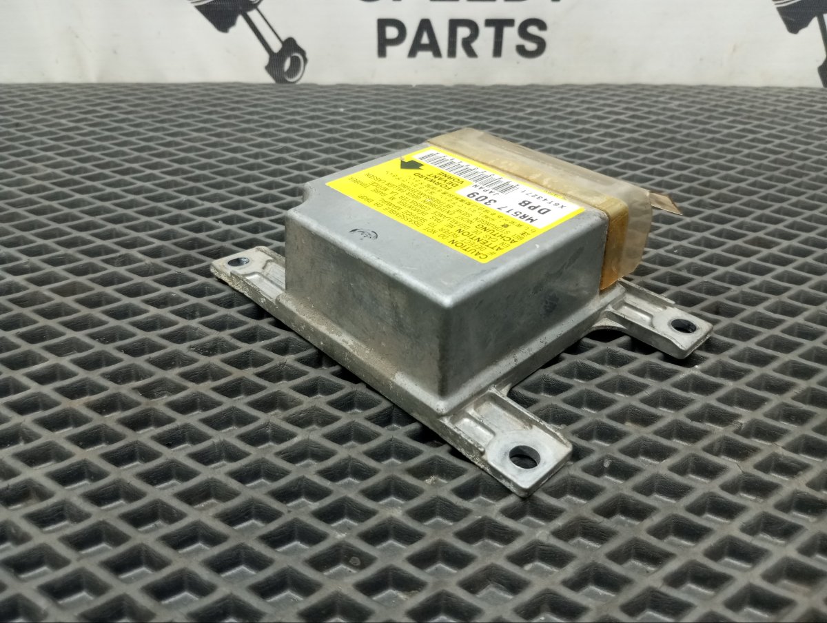 Блок управления airbag Dion 2000 TA-CR9W 4G63