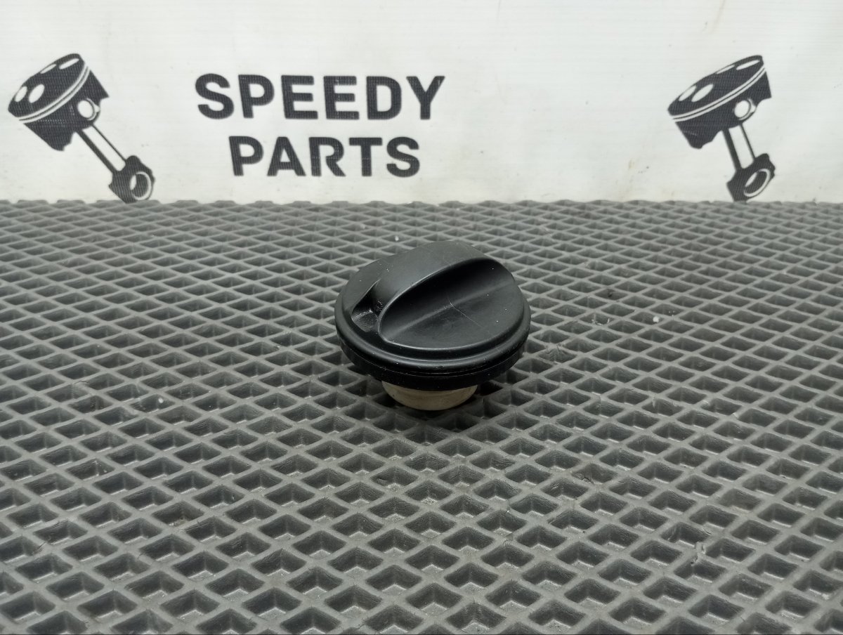 Крышка топливного бака Mitsubishi Dion 2000 TA-CR9W 4G63 MR271610 Б/У