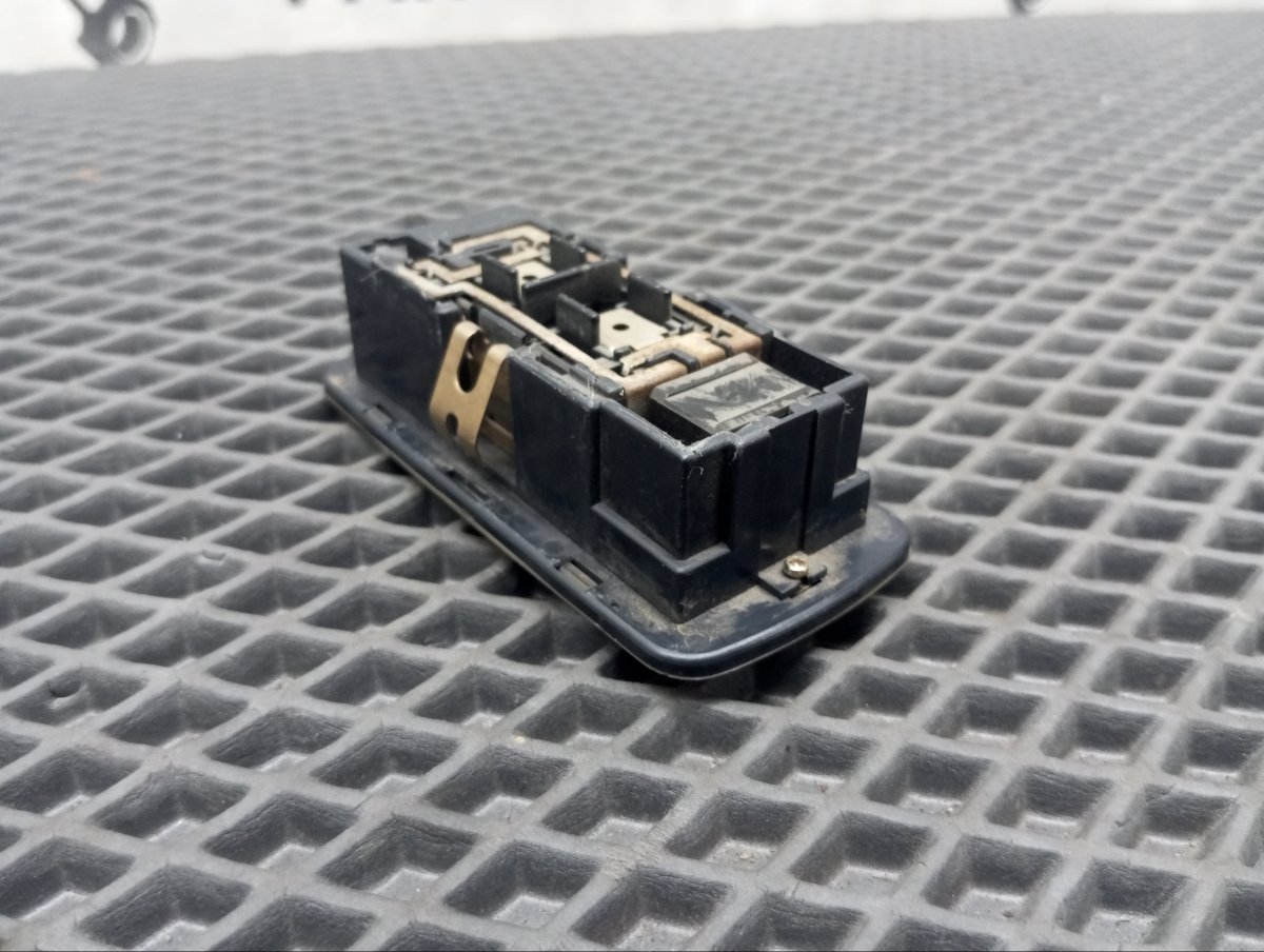 Плафон подсветки салона FX35 2005 S50 VQ35DE