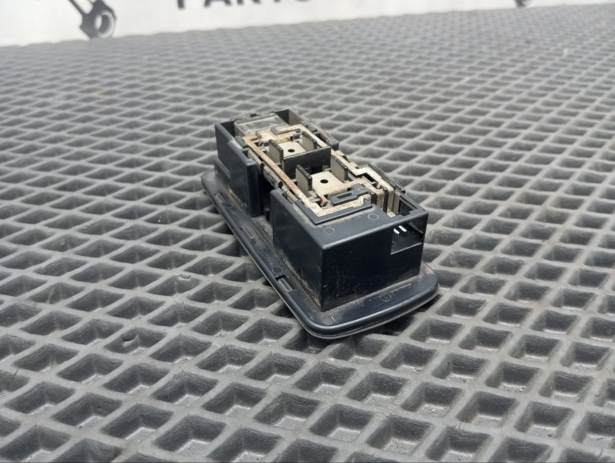 Плафон подсветки салона FX35 2005 S50 VQ35DE