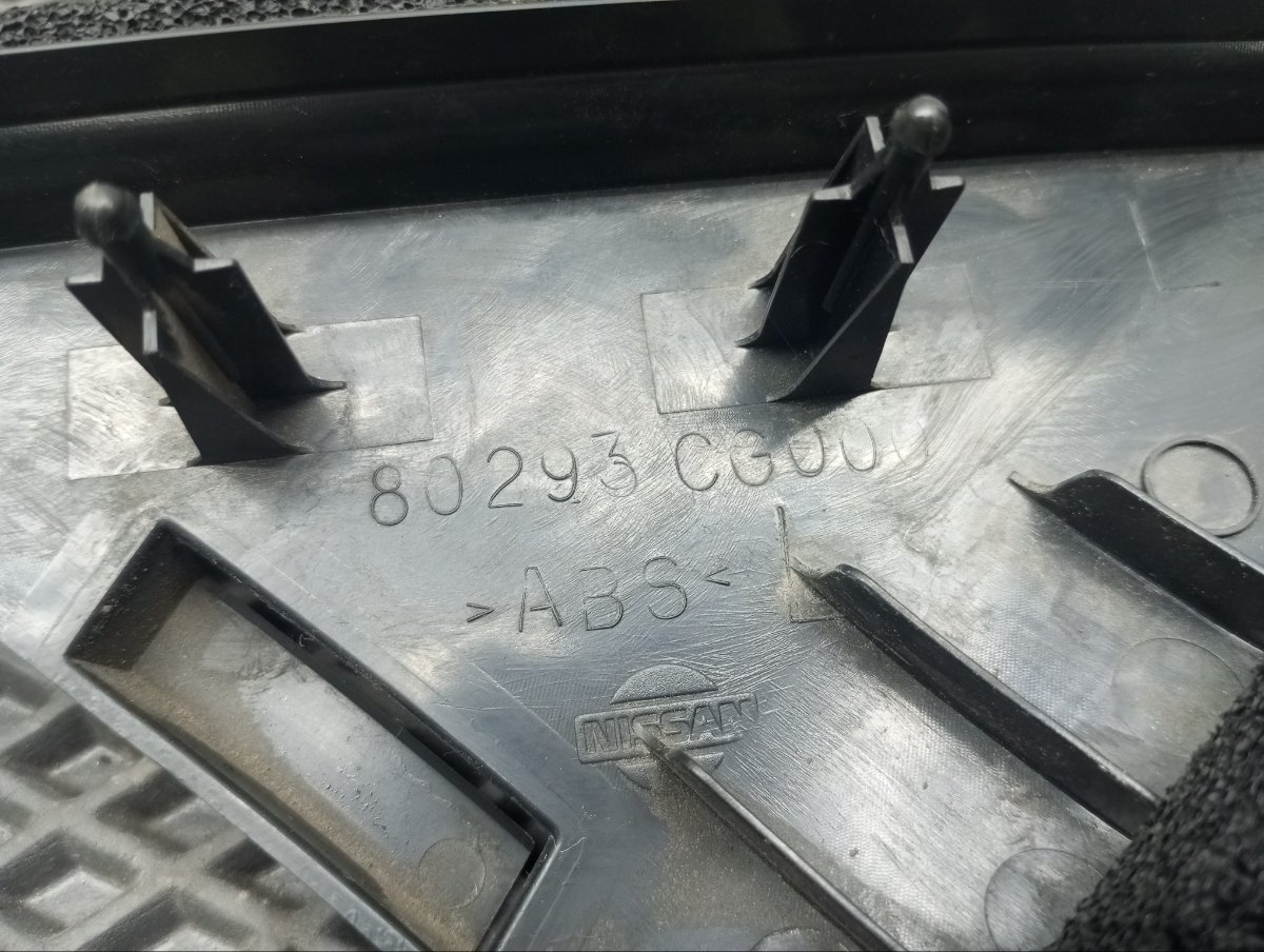 Накладка крепления зеркала передняя левая FX35 2005 S50 VQ35DE