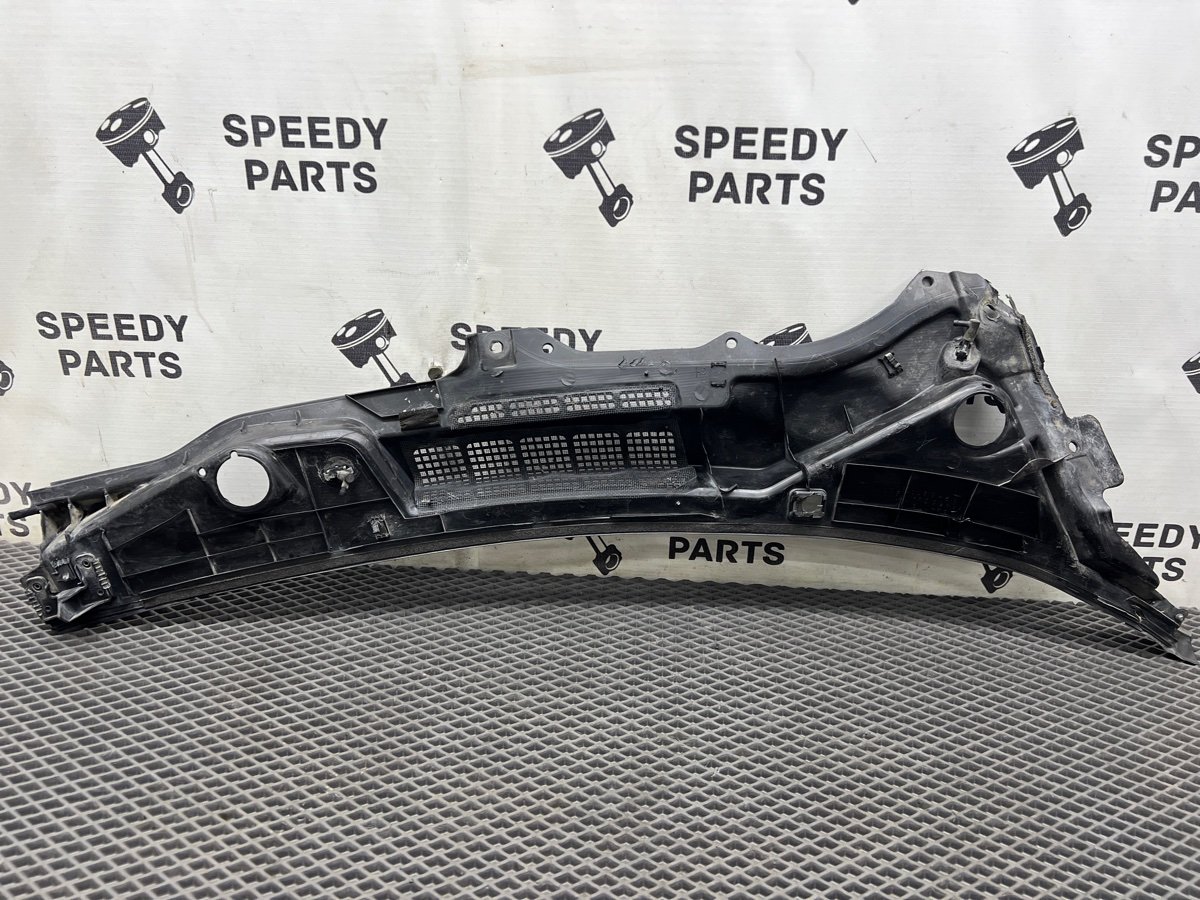 Решетка под лобовое стекло передняя левая FX35 2005 S50 VQ35DE