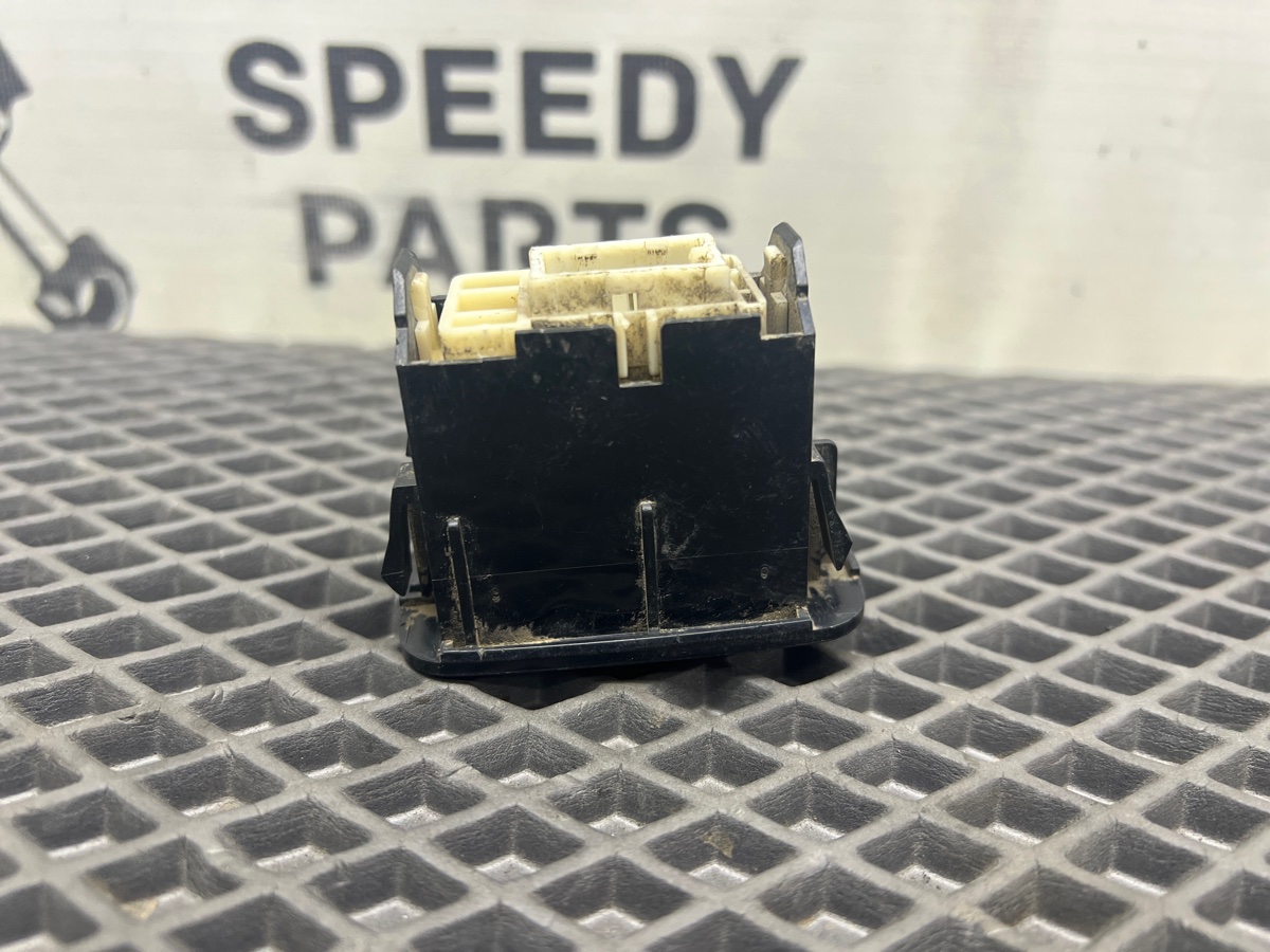 Кнопка стеклоподъемника Camry SV30