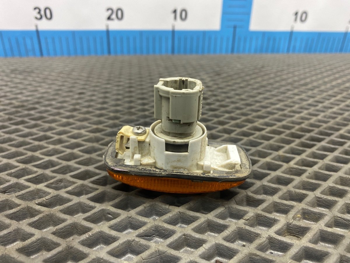 Повторитель поворота в крыло Maxima 1996 A32 VQ20DE Повторитель поворота в крыло Maxima 1996 A32 VQ20DE