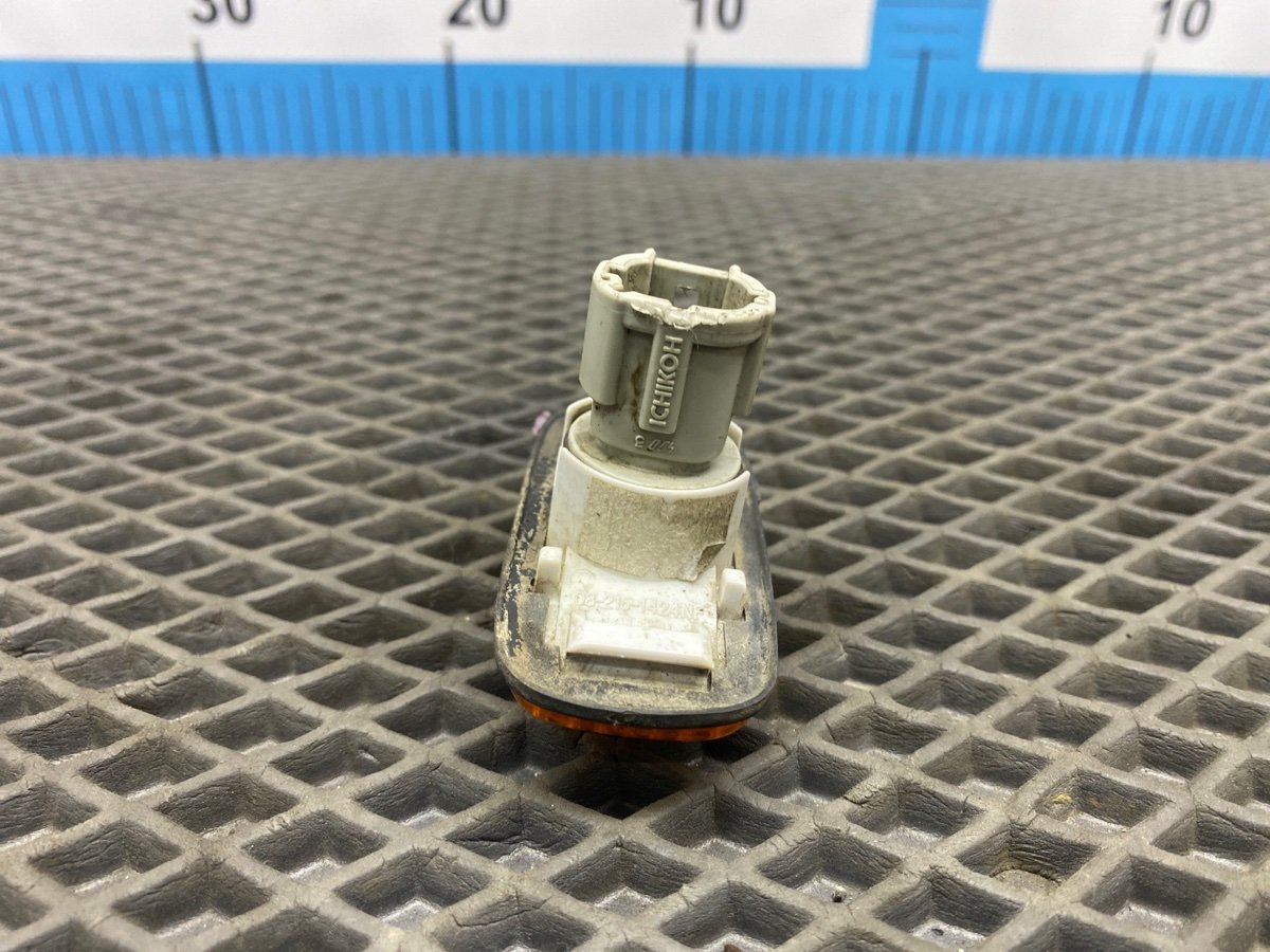 Повторитель поворота в крыло Maxima 1996 A32 VQ20DE Повторитель поворота в крыло Maxima 1996 A32 VQ20DE