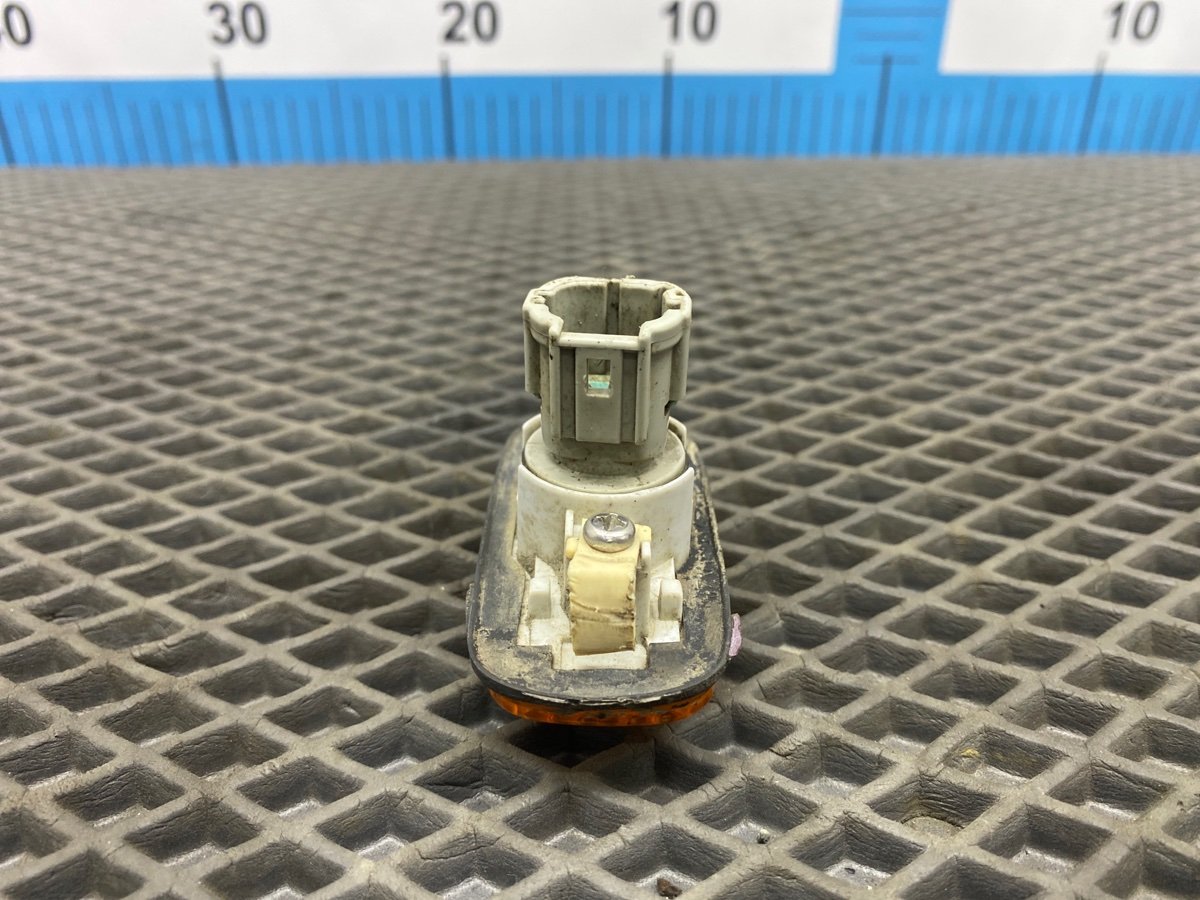 Повторитель поворота в крыло Maxima 1996 A32 VQ20DE Повторитель поворота в крыло Maxima 1996 A32 VQ20DE