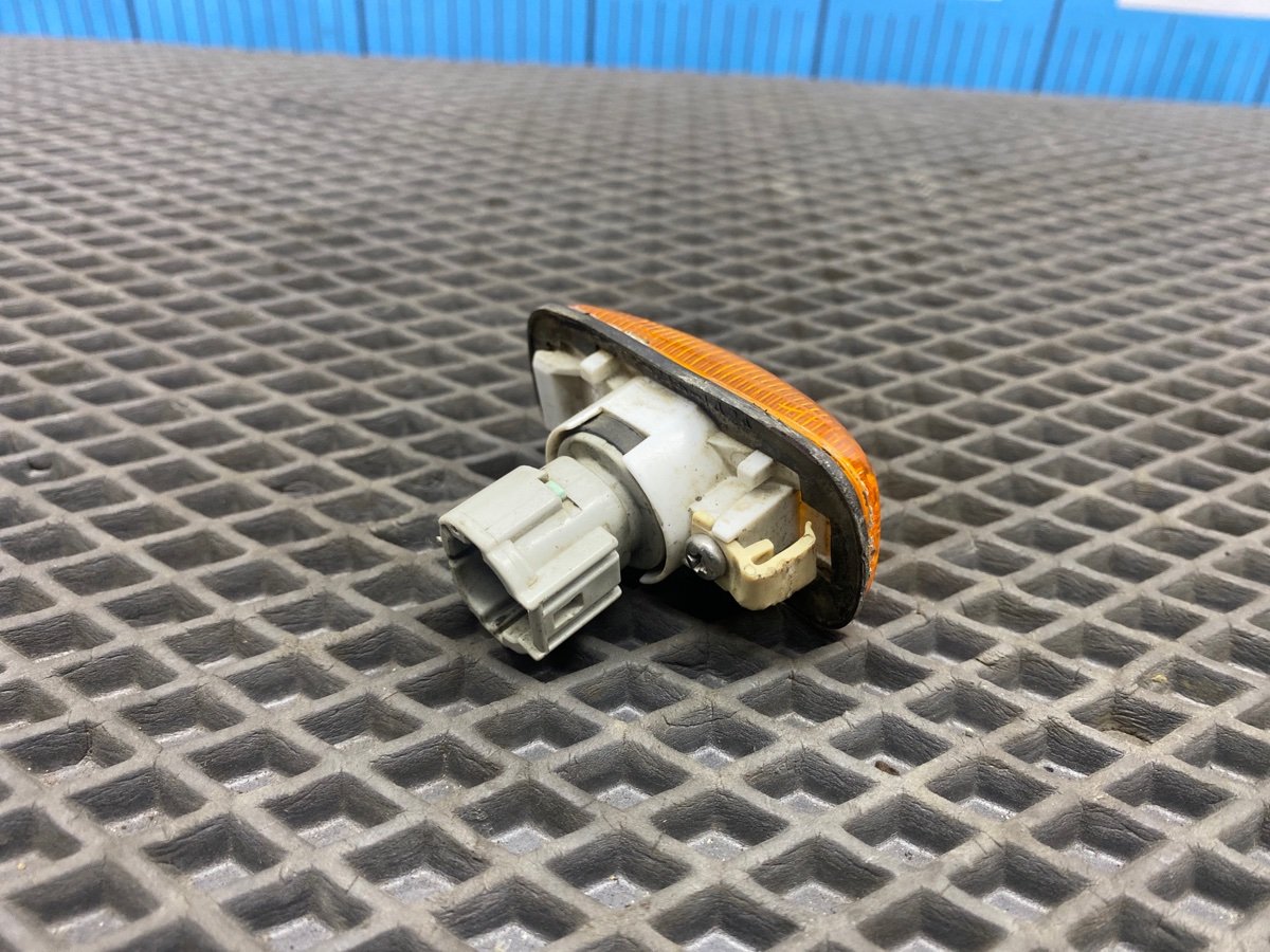 Повторитель поворота в крыло Maxima 1996 A32 VQ20DE Повторитель поворота в крыло Maxima 1996 A32 VQ20DE