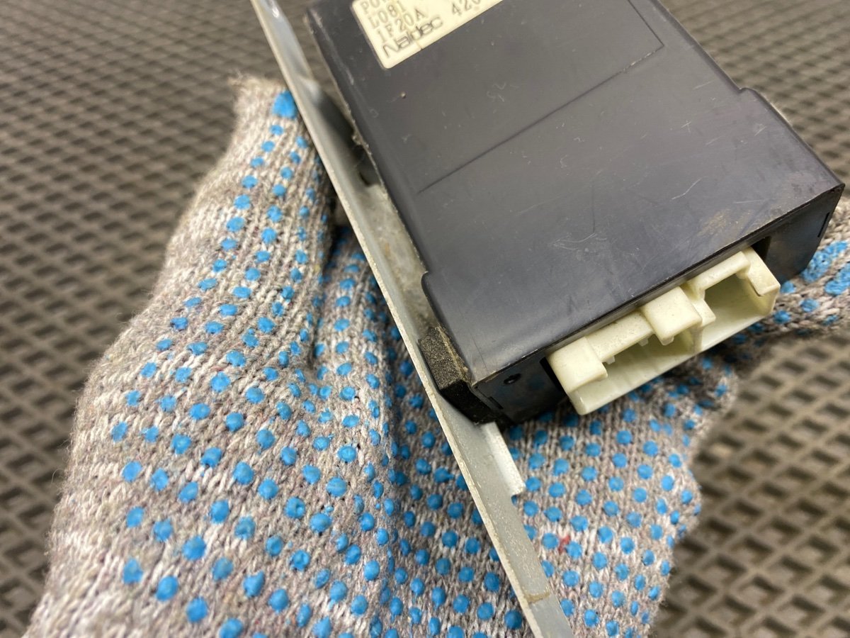 Блок управления задний левый MPV 2001 LW GY-DE