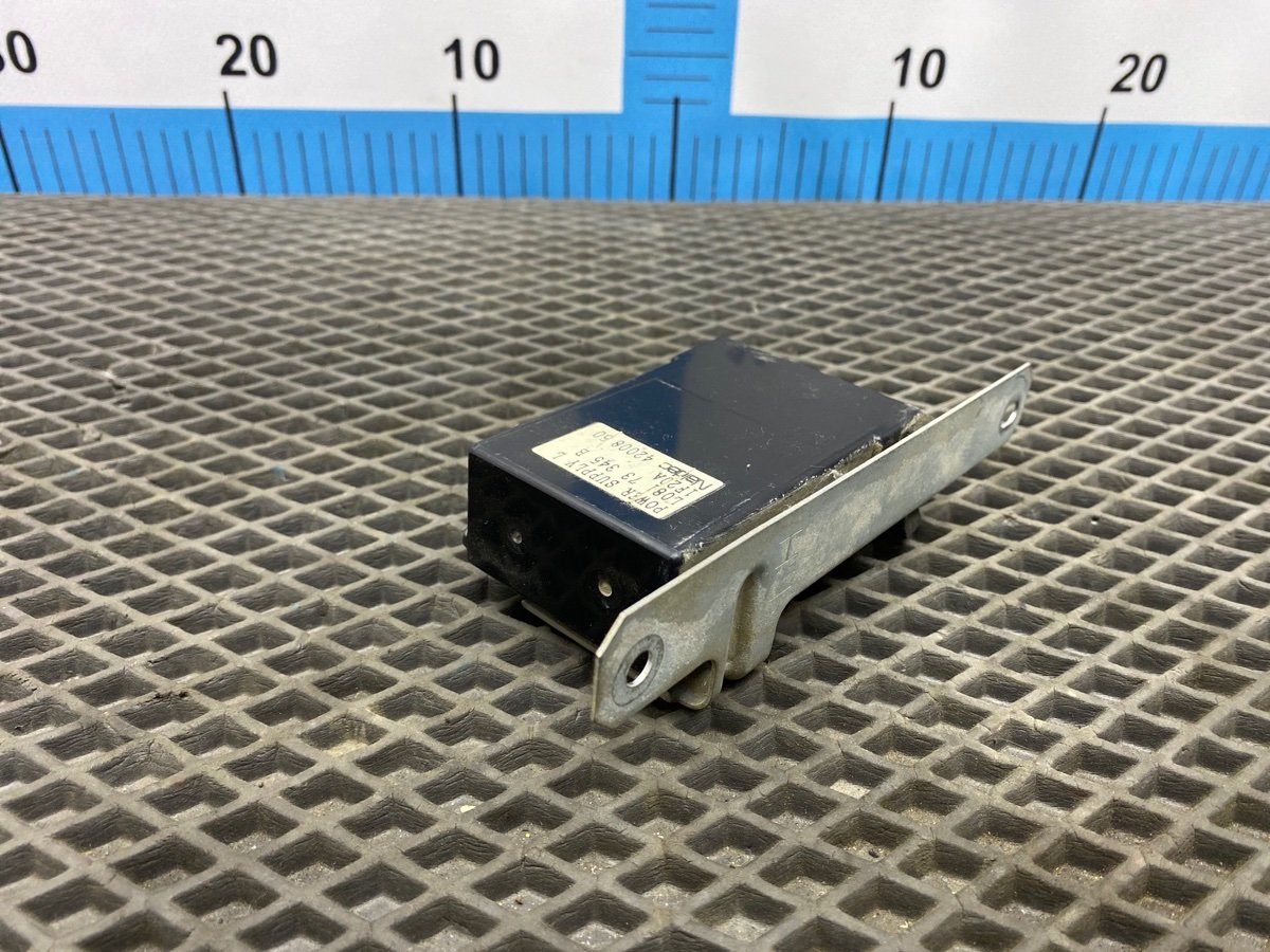 Блок управления задний левый MPV 2001 LW GY-DE