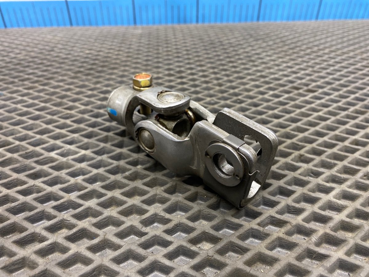 Рулевой карданчик MPV 2001 LW GY-DE