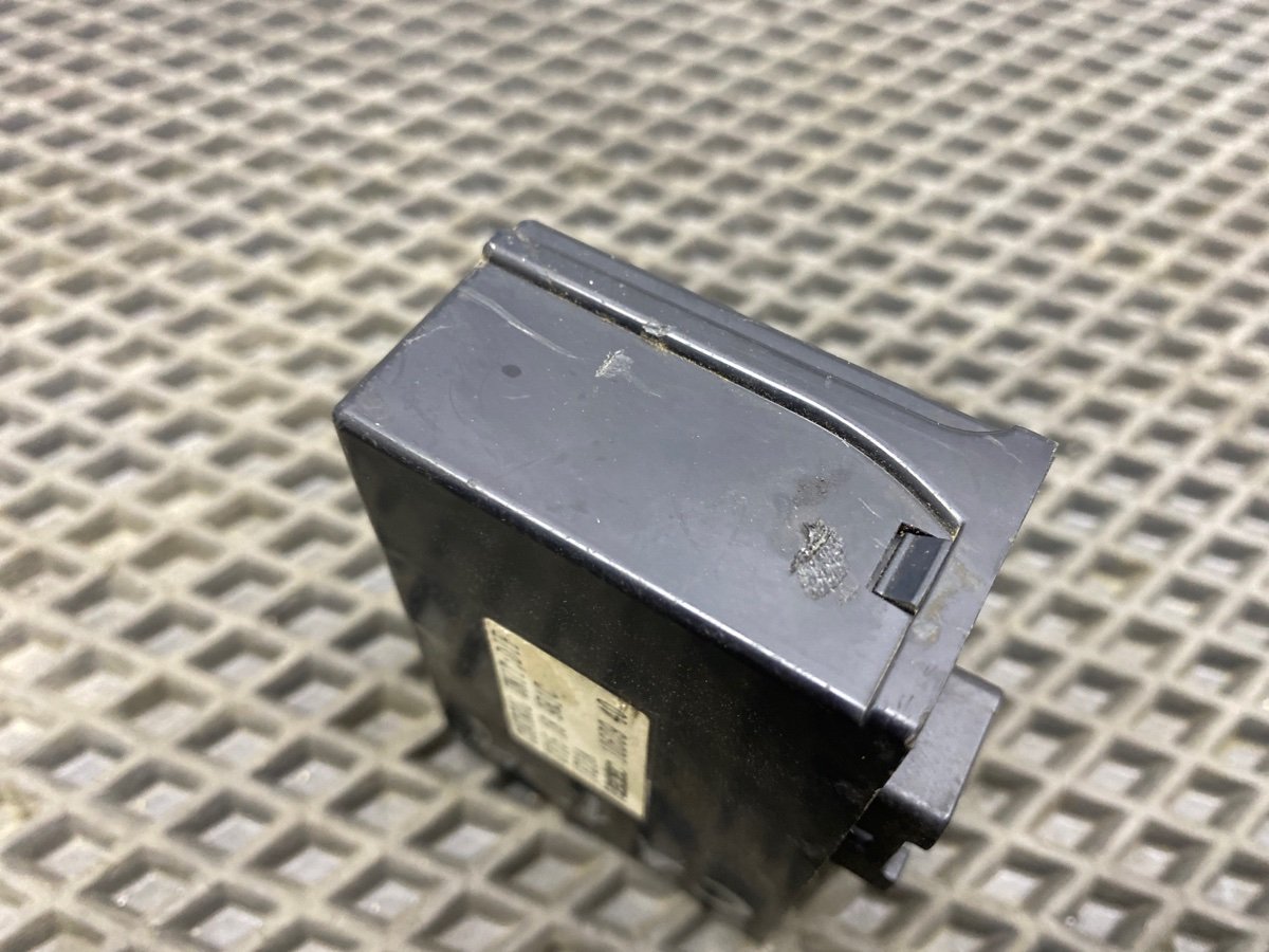 Блок управления MPV 2001 LW GY-DE