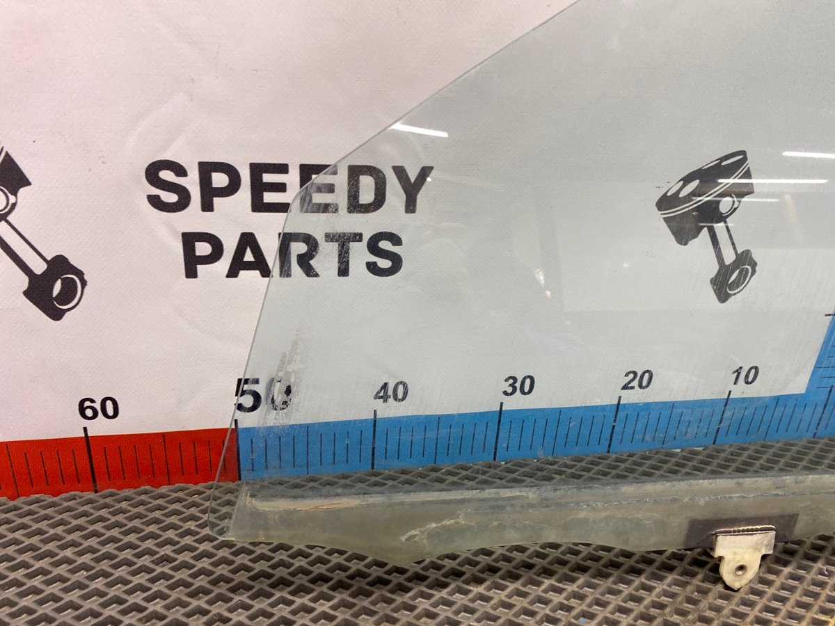 Стекло двери переднее левое Toyota Sprinter E-AE100 5A-FE