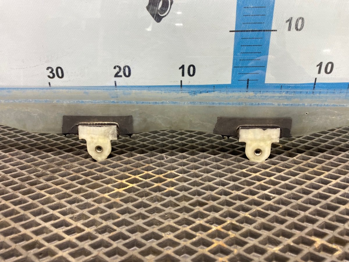 Стекло двери переднее левое Sprinter E-AE100 5A-FE