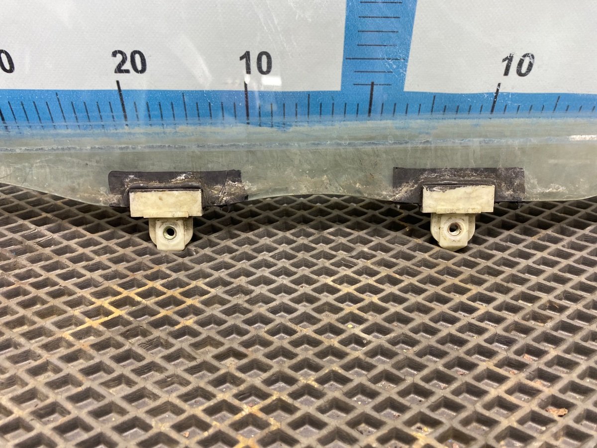 Стекло двери переднее левое Sprinter E-AE100 5A-FE