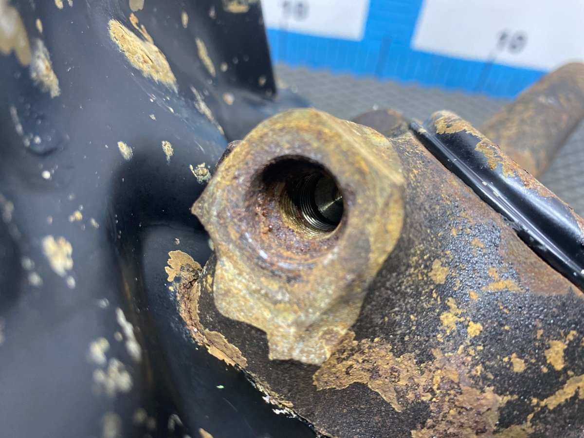 Ступица в сборе передняя правая Mark II E-GX100