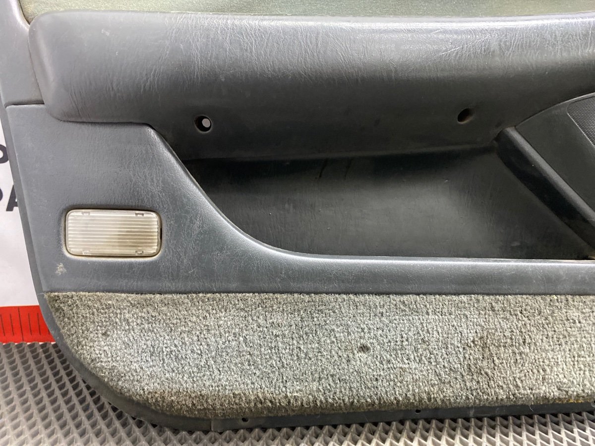 Обшивка боковой двери Toyota Chaser JZX-90 1JZ-GE
