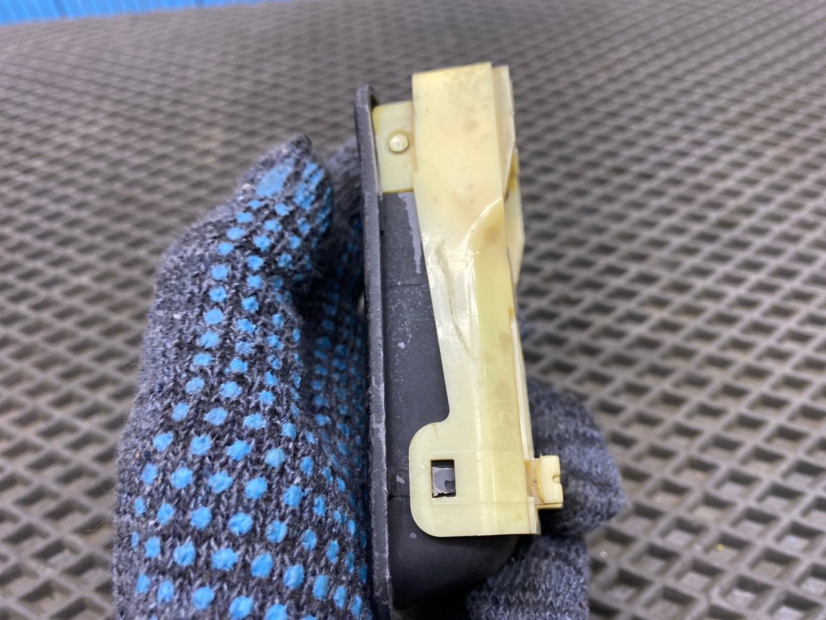 Ручка двери внутренняя передняя правая Pulsar 1998 FN15