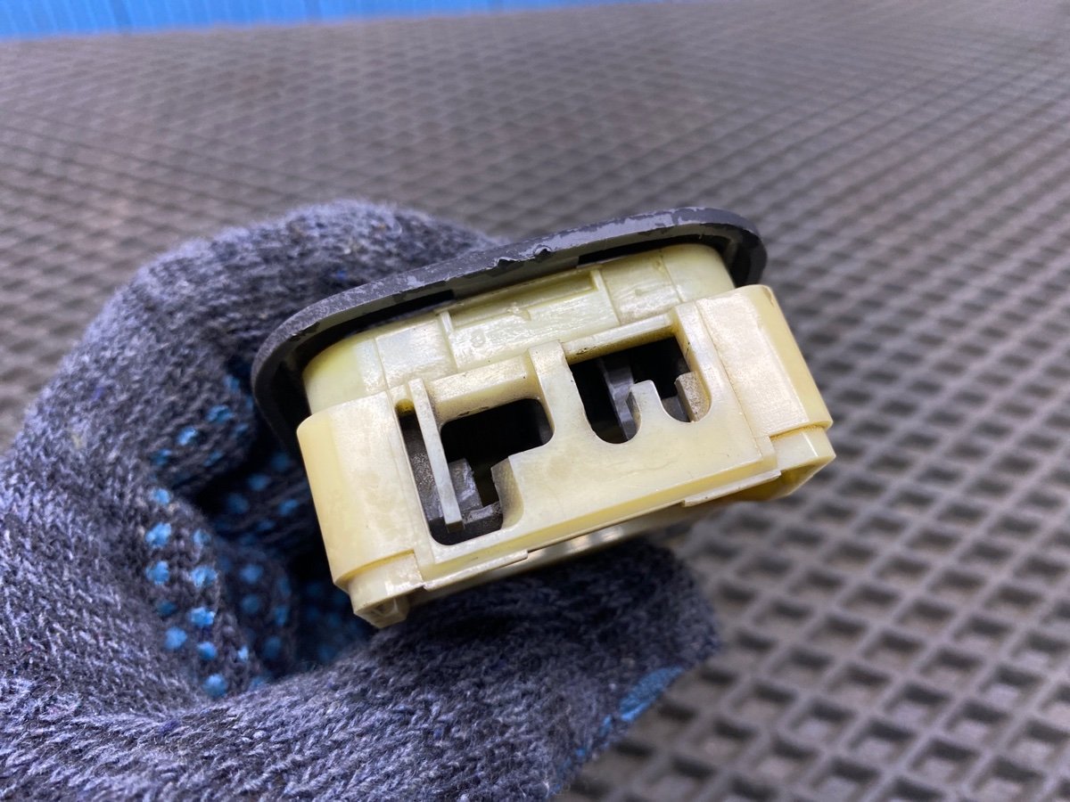 Ручка двери внутренняя передняя правая Pulsar 1998 FN15