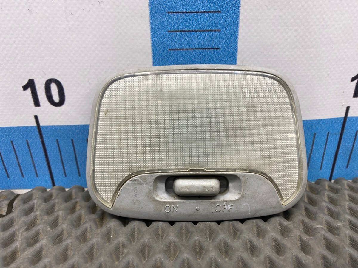 Плафон подсветки багажника задний Mitsubishi Legnum 1997 E-EC1W 4G93 MR748283 Б/У