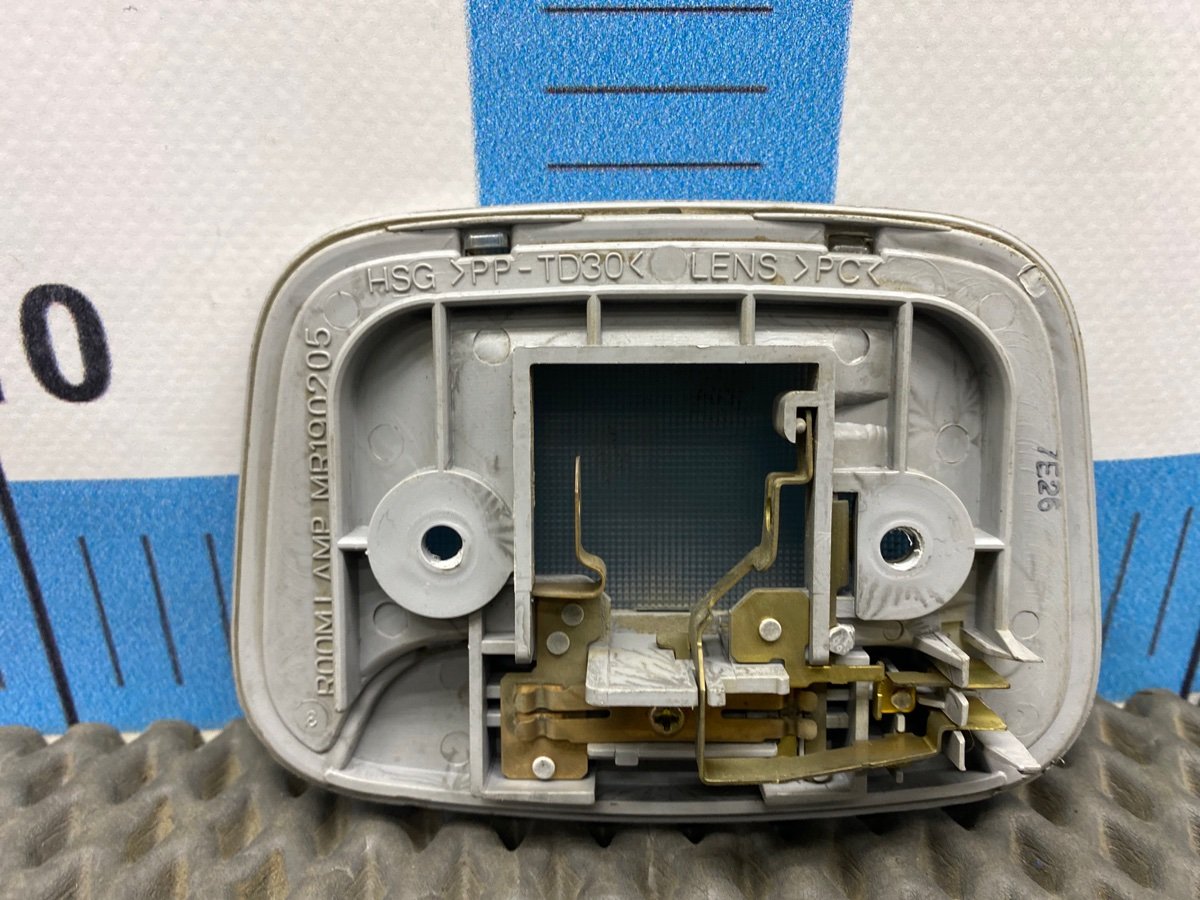 Плафон подсветки багажника задний Legnum 1997 E-EC1W 4G93