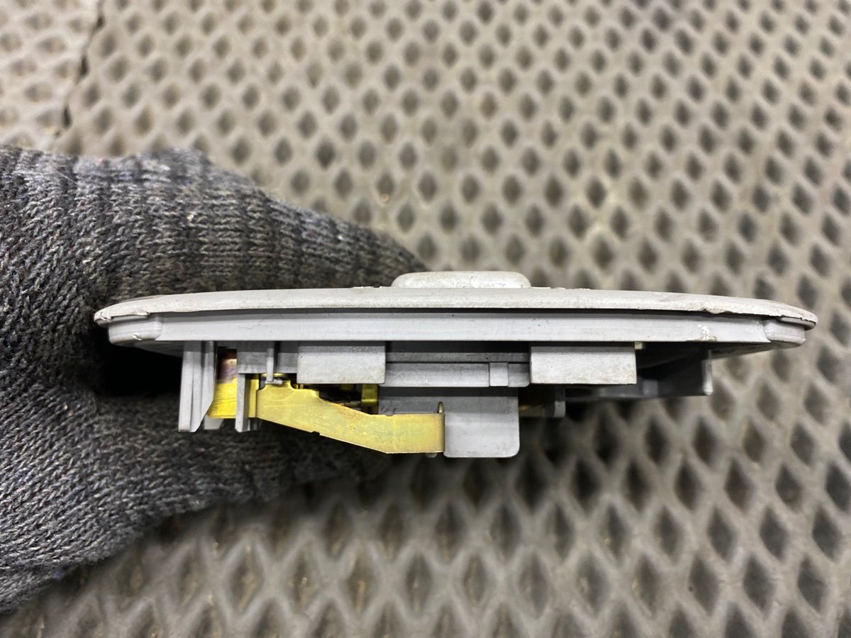 Плафон подсветки багажника задний Legnum 1997 E-EC1W 4G93