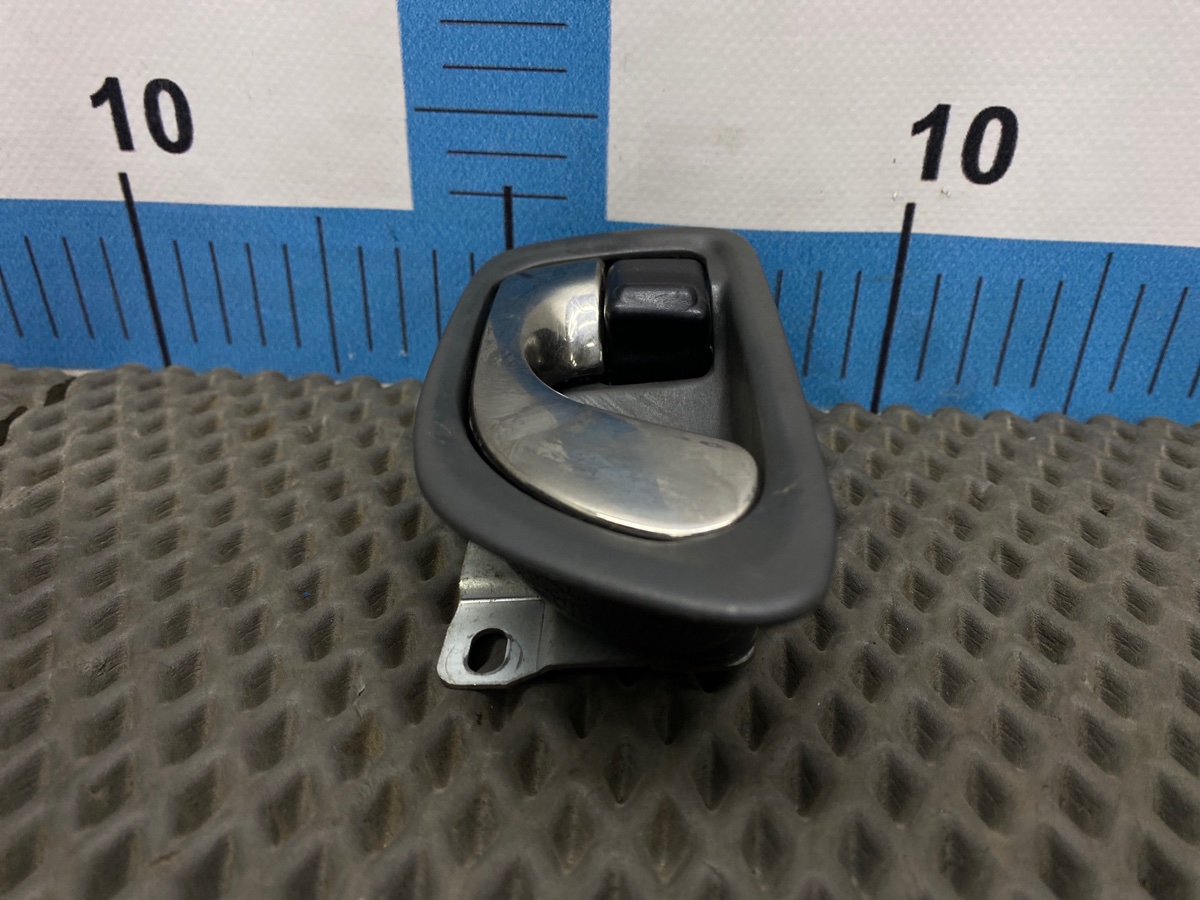 Ручка двери внутренняя задняя левая Mitsubishi Legnum E-EC1W 4G93