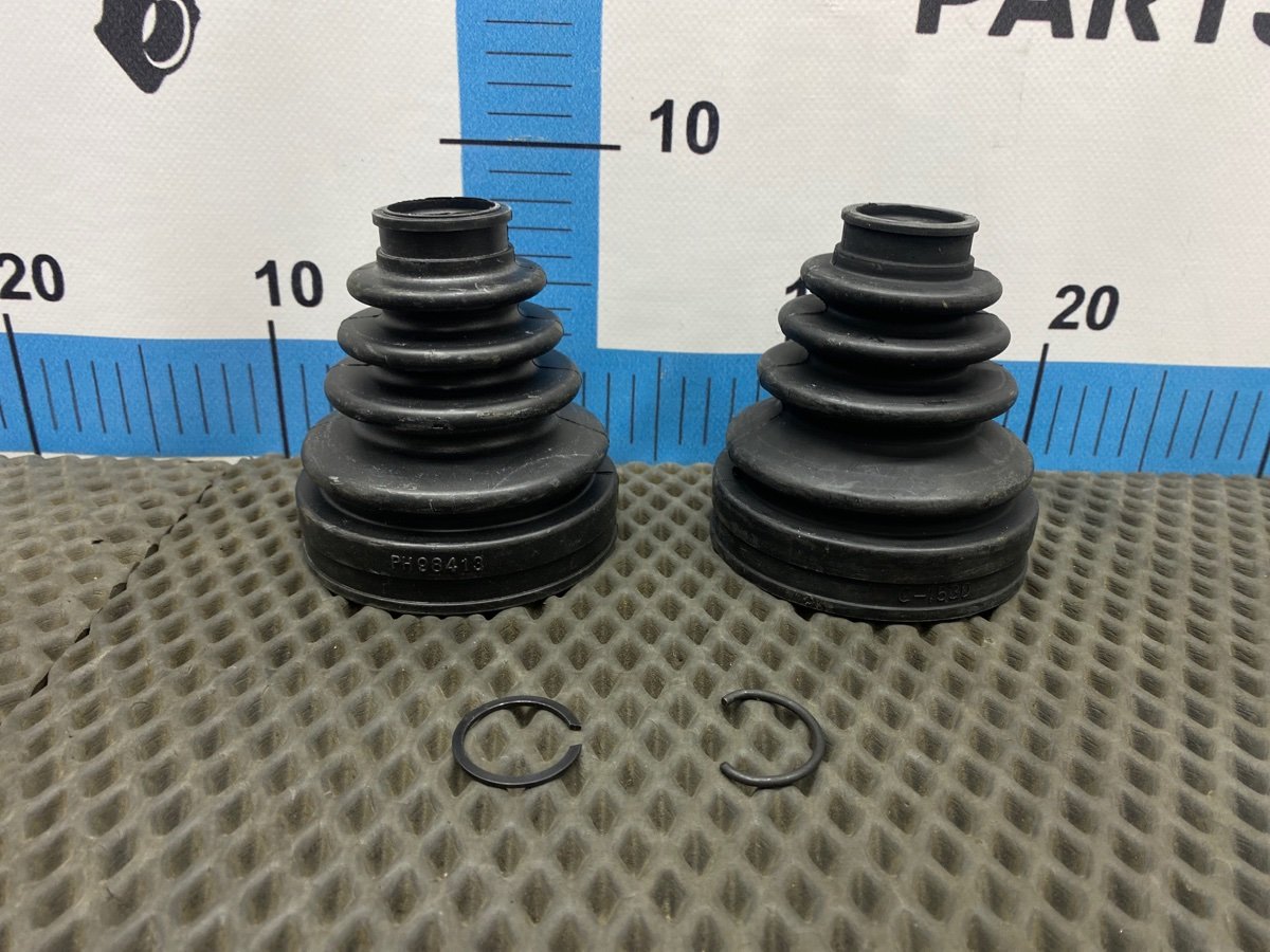 Пыльник ШРУСа передний Toyota Land Cruiser Prado GRJ120 04437-60040 новая