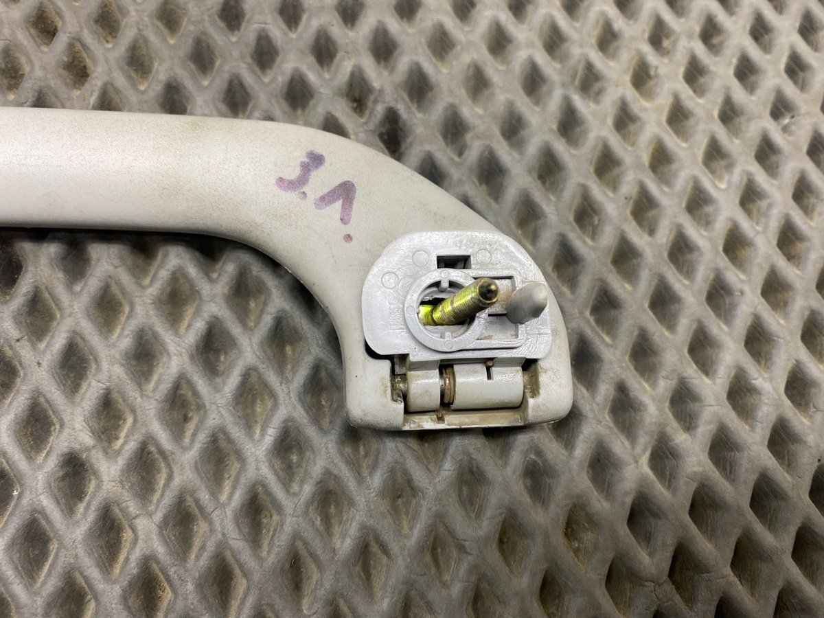 Ручка потолка Legnum 1997 E-EC1W 4G93