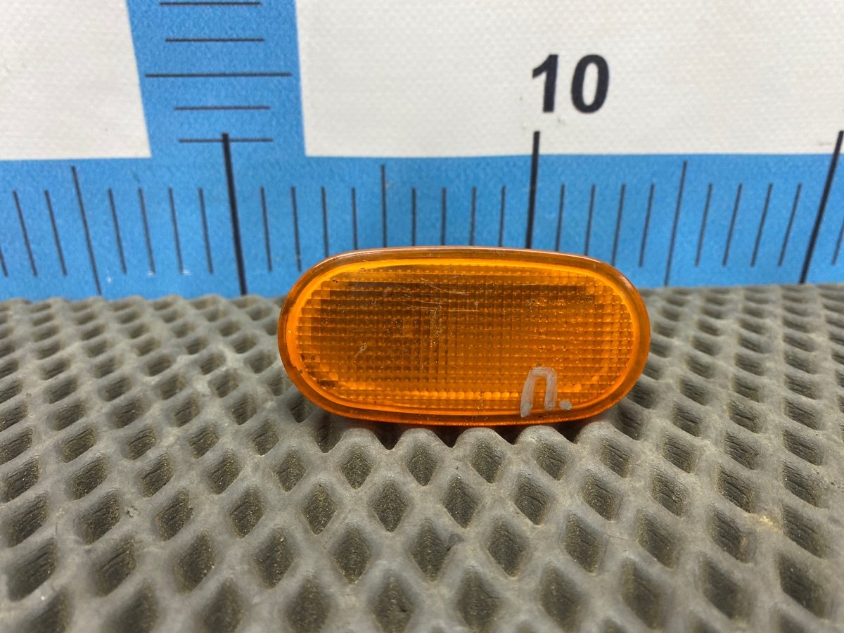 Запчасть повторитель поворота в крыло передний правый Mitsubishi Legnum 1997 E-EC1W 4G93 MB821171 Б/У Повторитель поворота в крыло передний правый Mitsubishi Legnum 1997 E-EC1W 4G93 MB821171 Б/У