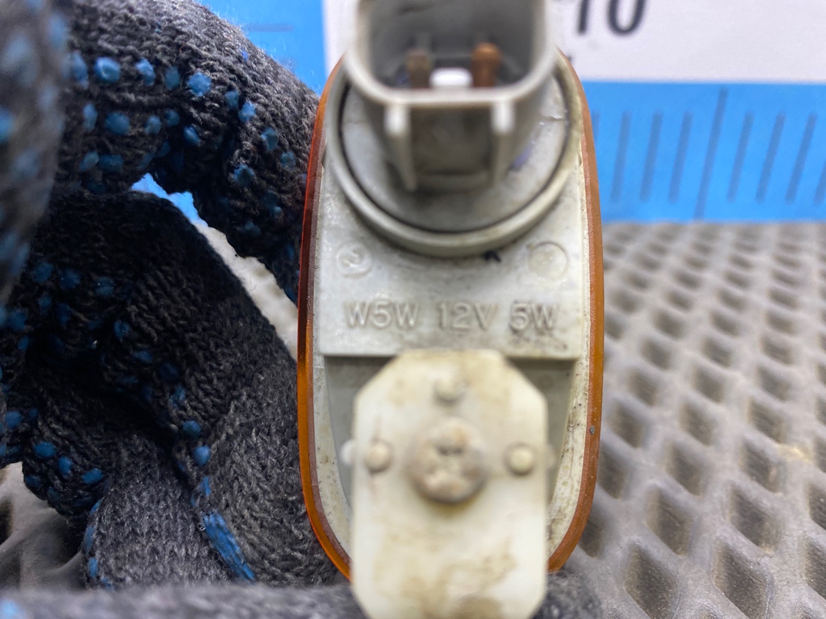 Повторитель поворота в крыло передний правый Legnum 1997 E-EC1W 4G93 Повторитель поворота в крыло передний правый Legnum 1997 E-EC1W 4G93