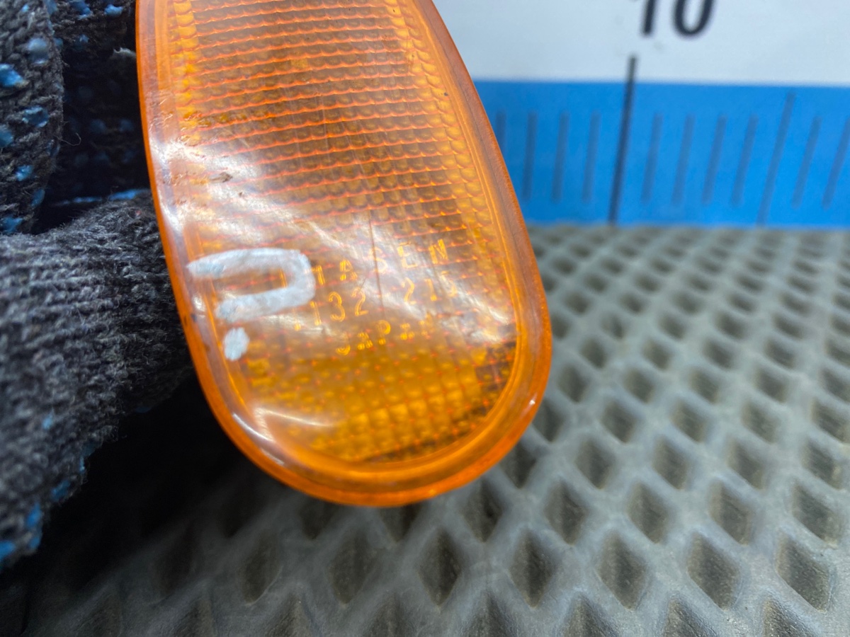 Повторитель поворота в крыло передний правый Legnum 1997 E-EC1W 4G93 Повторитель поворота в крыло передний правый Legnum 1997 E-EC1W 4G93